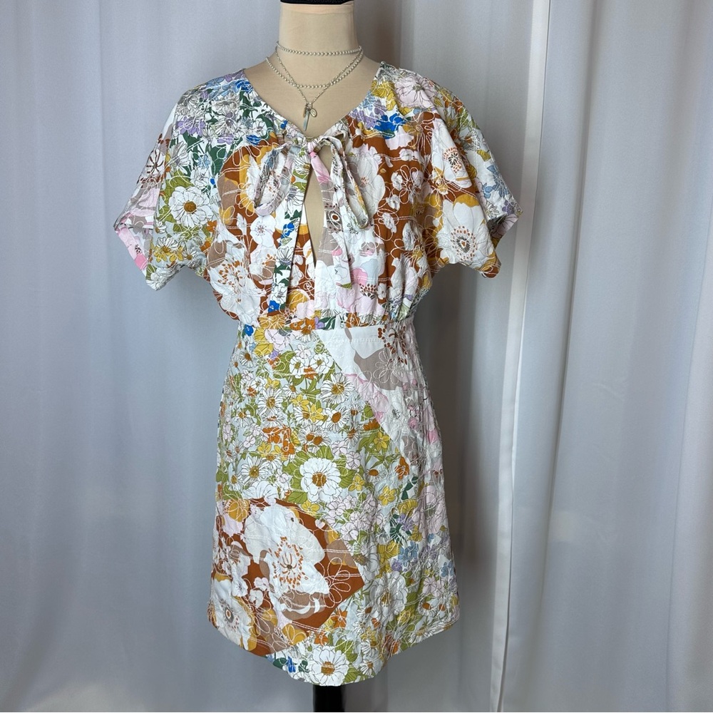 Traffic People Lenu Mini Dress Sz S Floral Embroidered Deep V With Tie EXC. COND